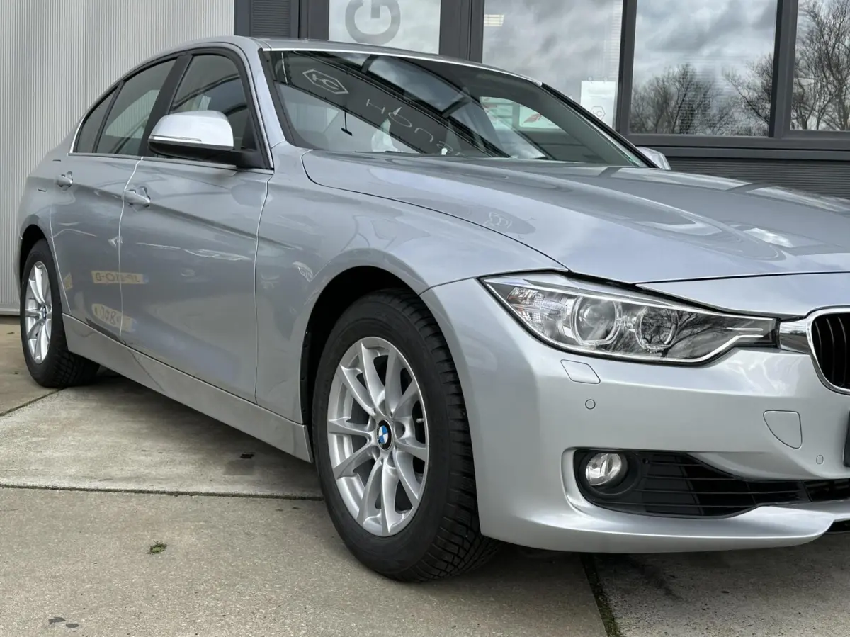 320i Executive