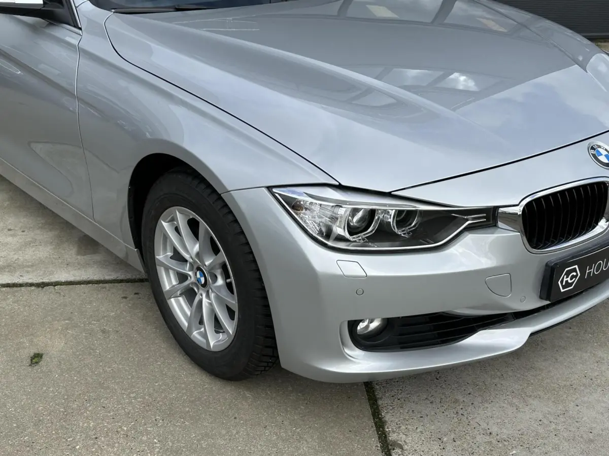 320i Executive