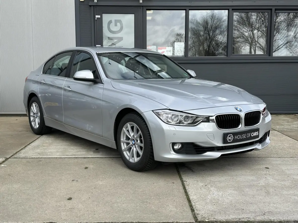 320i Executive