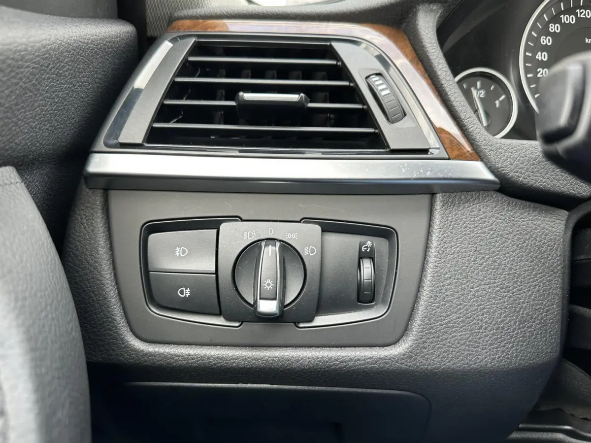 320i Executive