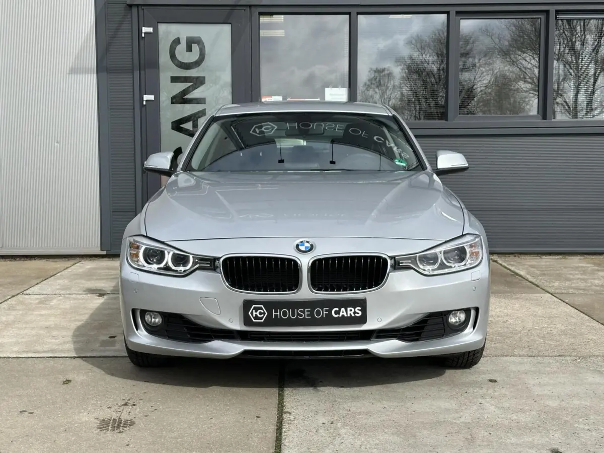 320i Executive