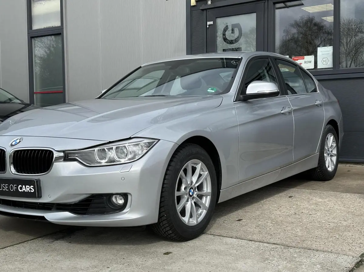 320i Executive