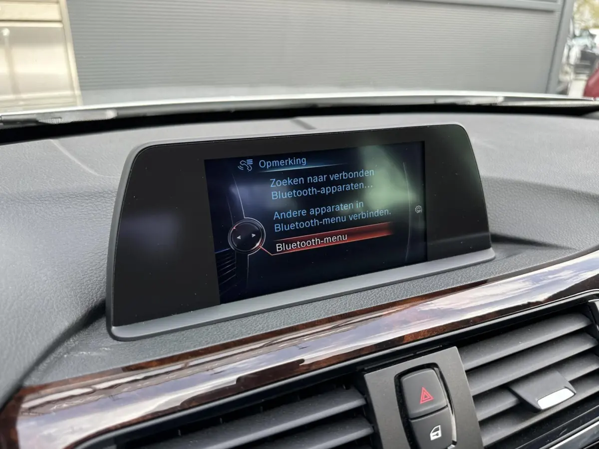 320i Executive