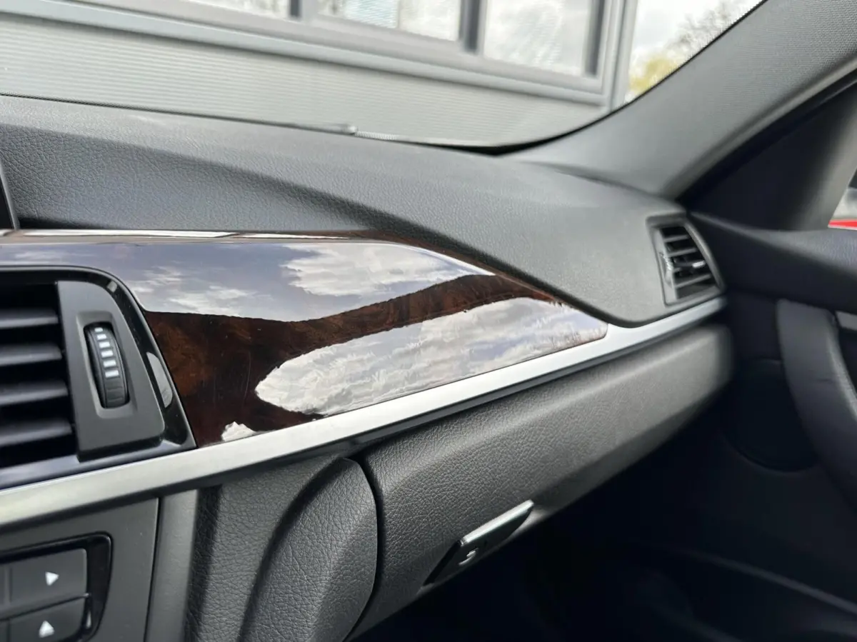 320i Executive