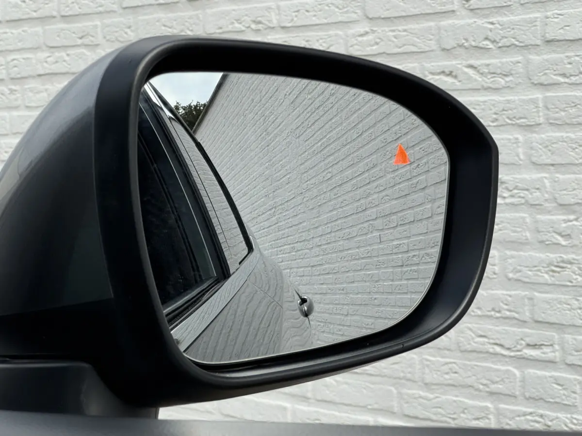 1.5 e-Power Business Premium Adaptive cruise 360 camera Pano Verwarmde stoelen/-voorruit/-stuur Apple / Android