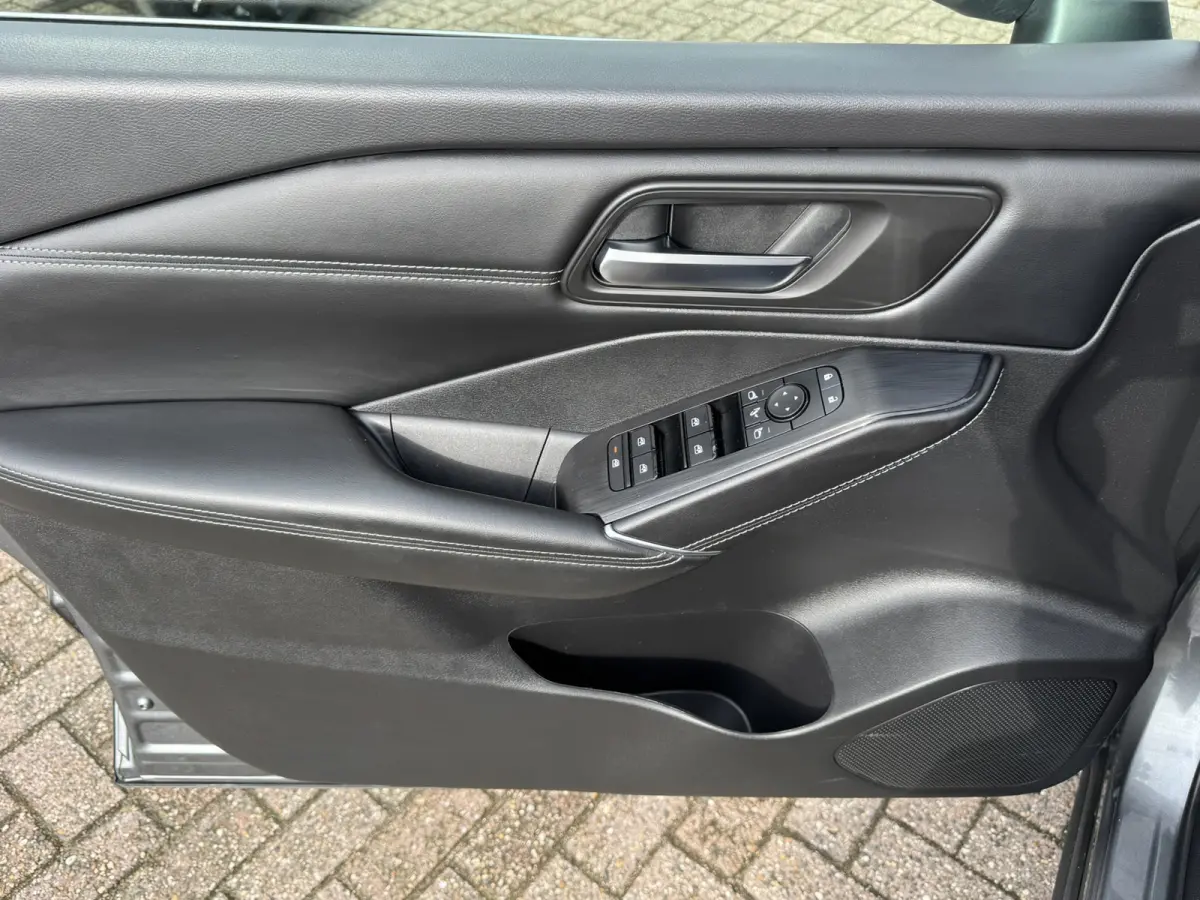 1.5 e-Power Business Premium Adaptive cruise 360 camera Pano Verwarmde stoelen/-voorruit/-stuur Apple / Android