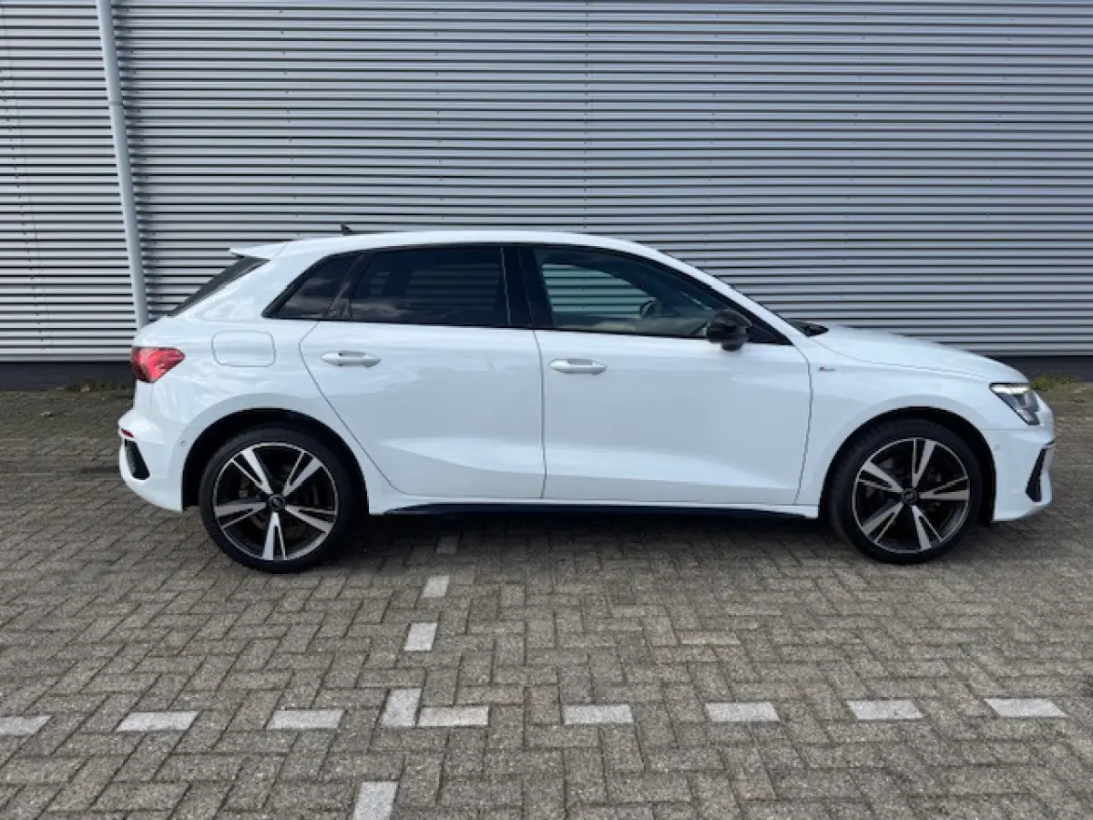 40 TFSI e Edition S-line,Leder/Alcantara,Virtueel/Camera,Carplay,Navigatie,Cruisecontrol