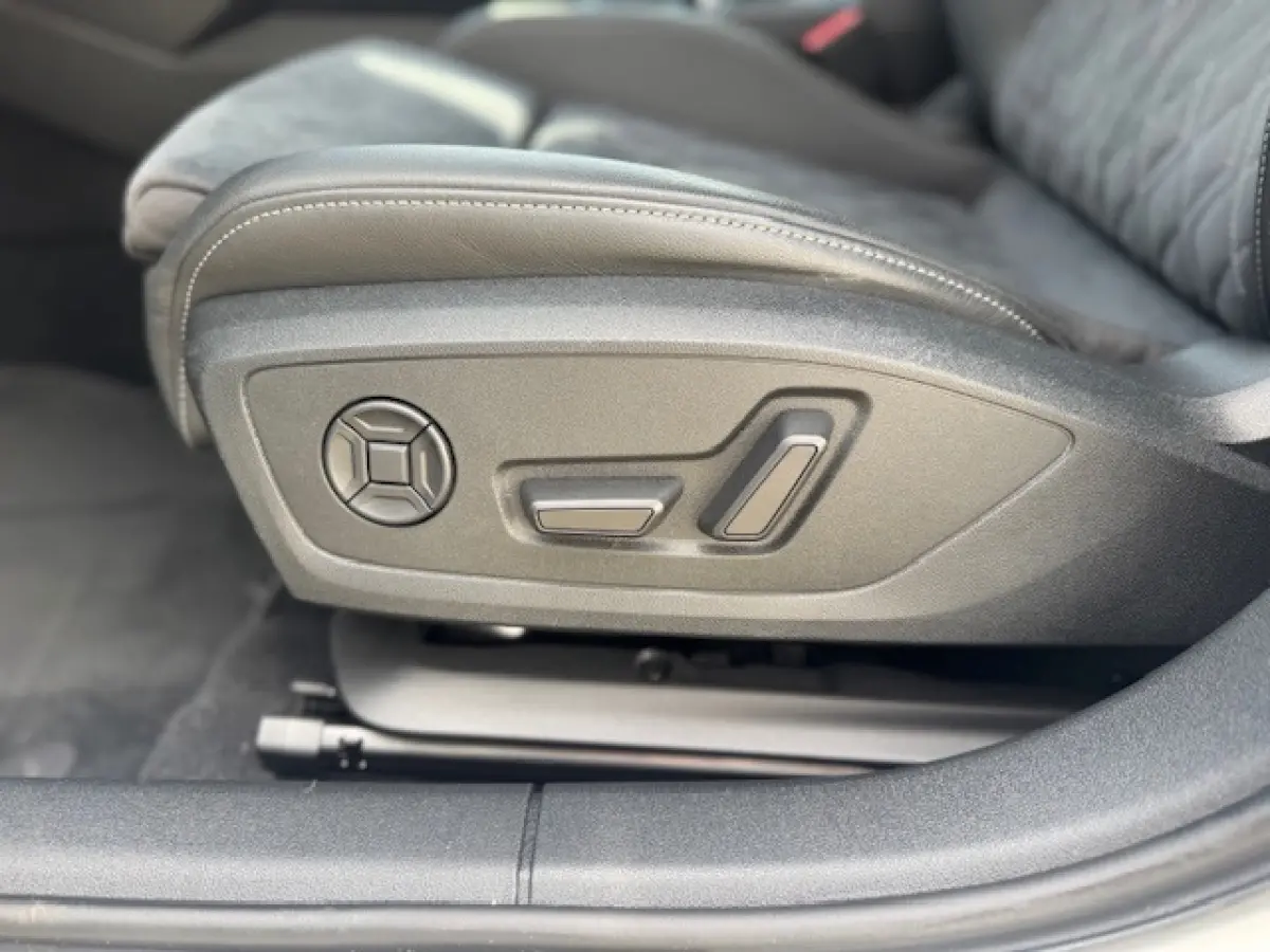 40 TFSI e Edition S-line,Leder/Alcantara,Virtueel/Camera,Carplay,Navigatie,Cruisecontrol