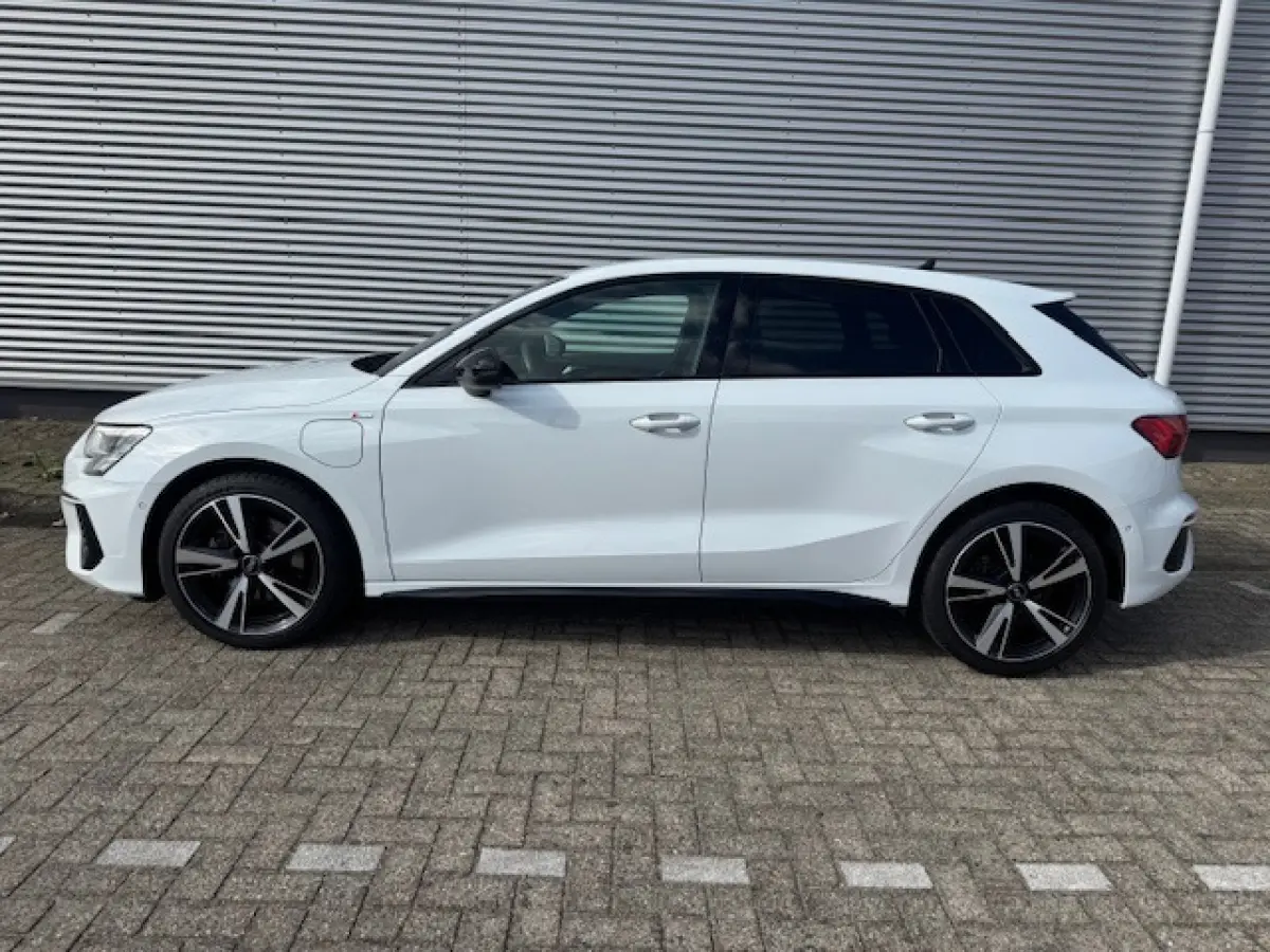 40 TFSI e Edition S-line,Leder/Alcantara,Virtueel/Camera,Carplay,Navigatie,Cruisecontrol