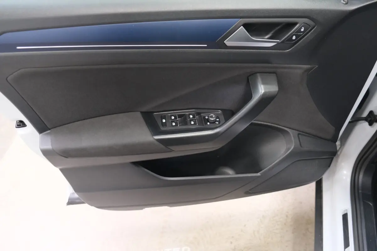 1.5 TSI Sport Business R-Line Automaat - Airco, Cruise, Panodak, Carplay, Virtual Display, PDC, Navi.