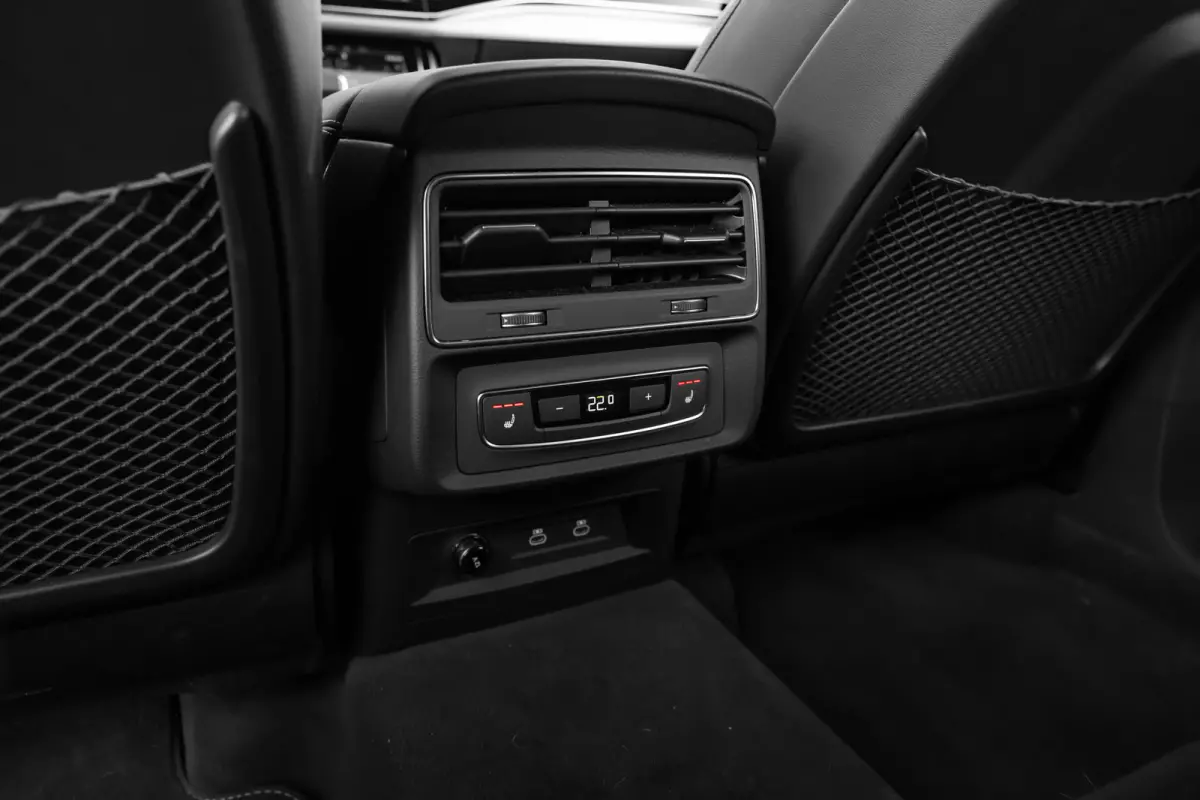 55 TFSI e quattro Pro Line S 394 PK | Trekhaak | B&O Advanced | Headup Display | Panoramadak | Elek. Verstelbare Voorstoelen | Stoelverwarming Voor + Achter