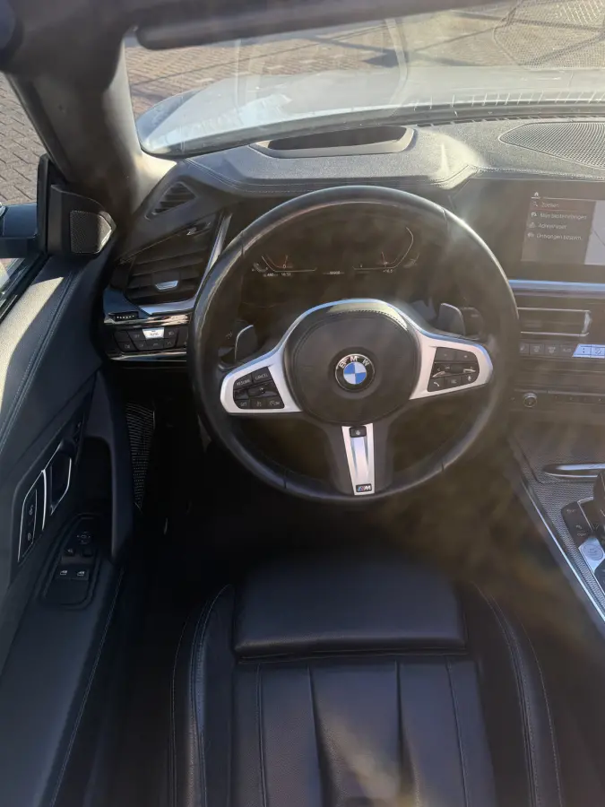 sDrive20i High Executive M Sport 198 pk navi camera leder lmv 19 pdc v/a xenon keyless entry spoiler pakket dealer oh