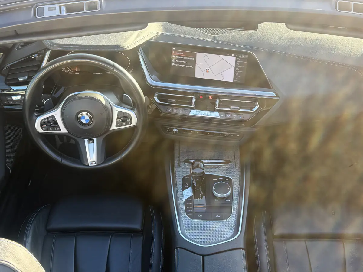 sDrive20i High Executive M Sport 198 pk navi camera leder lmv 19 pdc v/a xenon keyless entry spoiler pakket dealer oh