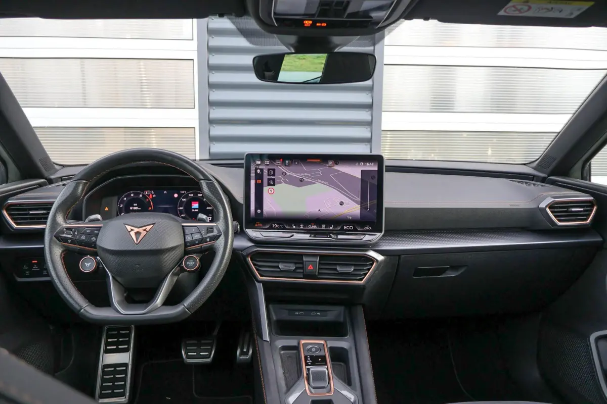 1.5 TSI e-Hybrid 204pk Business | SoH 100% | Panoramadak | Sennheiser | Stoel/ Stuurverwarming | Elektr. Bestuurderstoel | Elektr. Achterklep