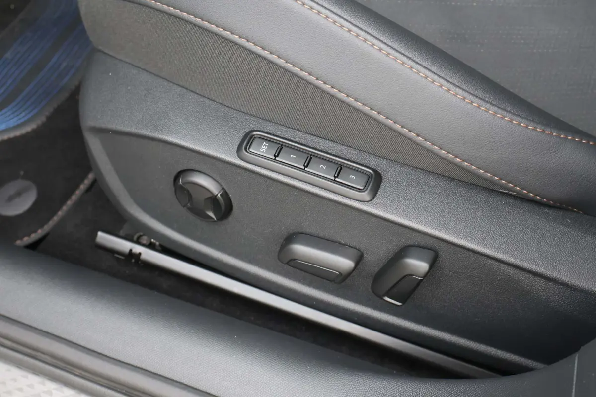 1.5 TSI e-Hybrid 204pk Business | SoH 100% | Panoramadak | Sennheiser | Stoel/ Stuurverwarming | Elektr. Bestuurderstoel | Elektr. Achterklep