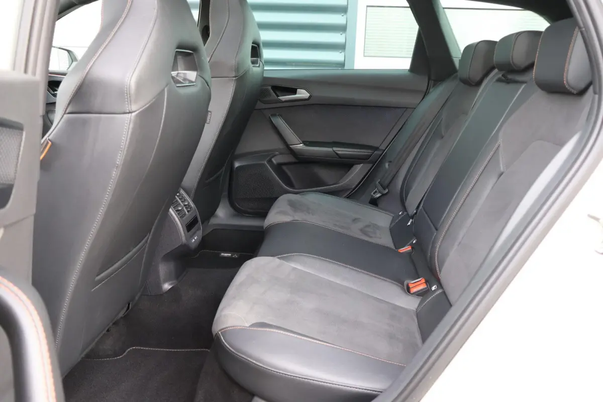 1.5 TSI e-Hybrid 204pk Business | SoH 100% | Panoramadak | Sennheiser | Stoel/ Stuurverwarming | Elektr. Bestuurderstoel | Elektr. Achterklep