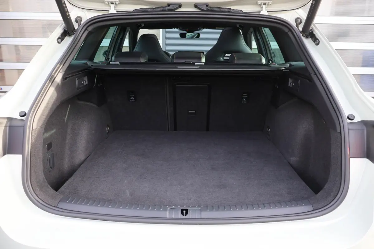 1.5 TSI e-Hybrid 204pk Business | SoH 100% | Panoramadak | Sennheiser | Stoel/ Stuurverwarming | Elektr. Bestuurderstoel | Elektr. Achterklep