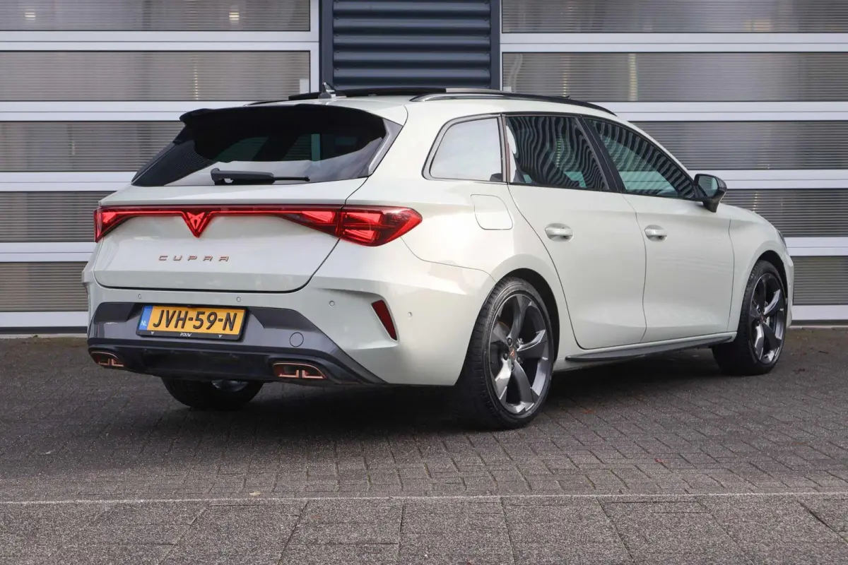 1.5 TSI e-Hybrid 204pk Business | SoH 100% | Panoramadak | Sennheiser | Stoel/ Stuurverwarming | Elektr. Bestuurderstoel | Elektr. Achterklep