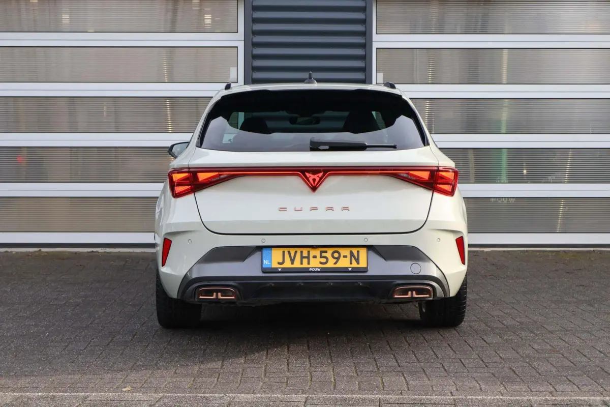1.5 TSI e-Hybrid 204pk Business | SoH 100% | Panoramadak | Sennheiser | Stoel/ Stuurverwarming | Elektr. Bestuurderstoel | Elektr. Achterklep