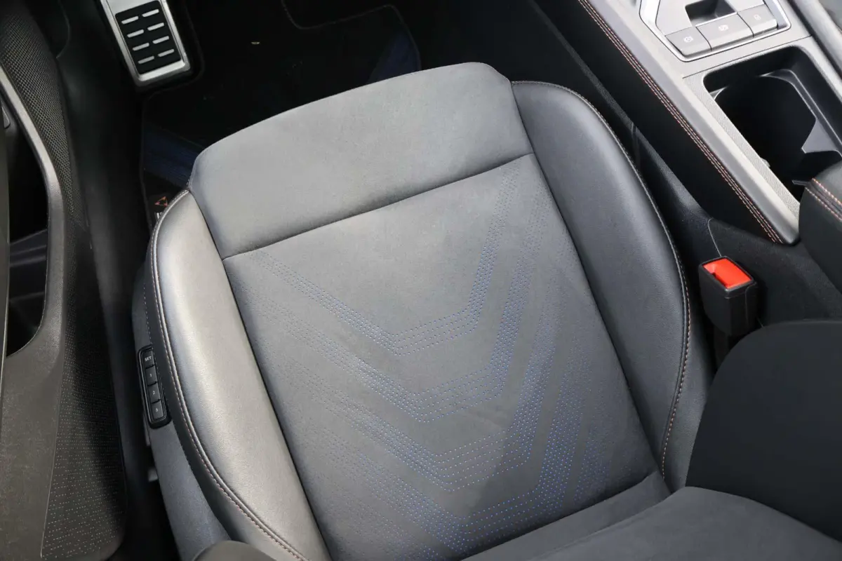 1.5 TSI e-Hybrid 204pk Business | SoH 100% | Panoramadak | Sennheiser | Stoel/ Stuurverwarming | Elektr. Bestuurderstoel | Elektr. Achterklep