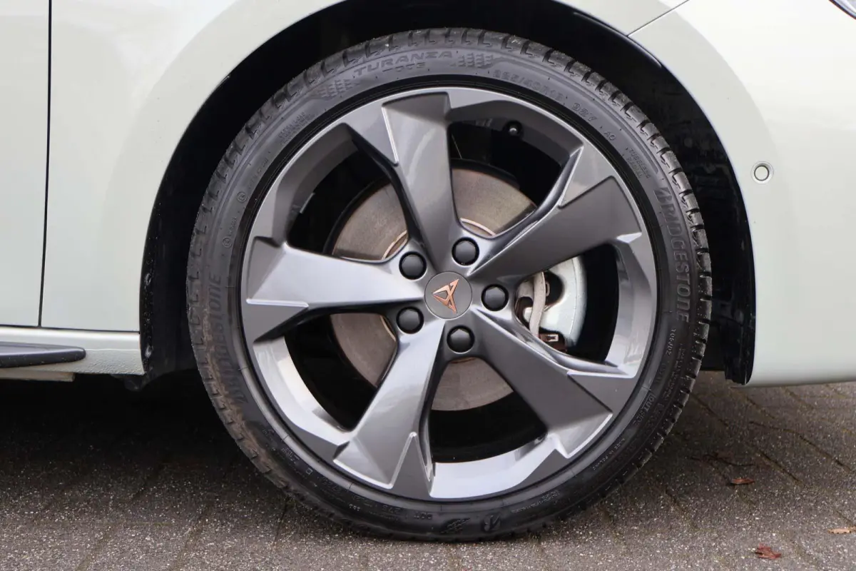 1.5 TSI e-Hybrid 204pk Business | SoH 100% | Panoramadak | Sennheiser | Stoel/ Stuurverwarming | Elektr. Bestuurderstoel | Elektr. Achterklep