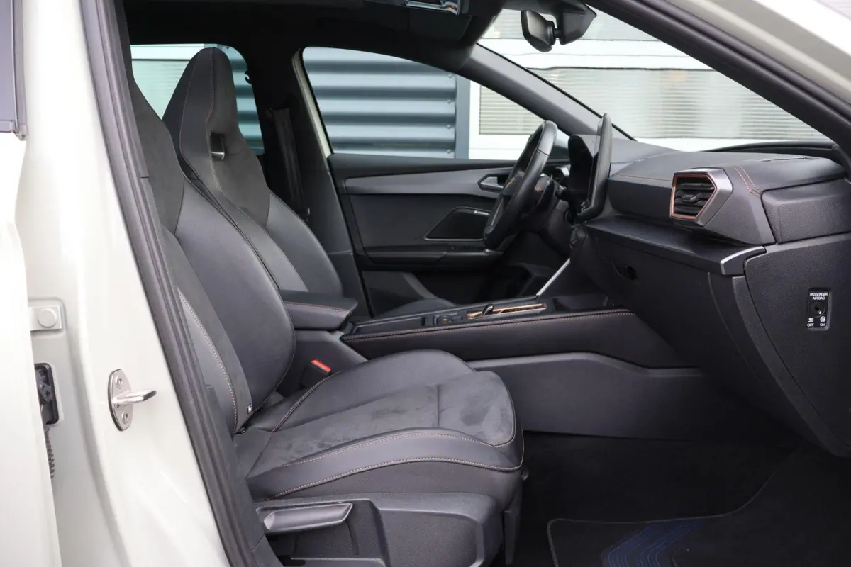 1.5 TSI e-Hybrid 204pk Business | SoH 100% | Panoramadak | Sennheiser | Stoel/ Stuurverwarming | Elektr. Bestuurderstoel | Elektr. Achterklep