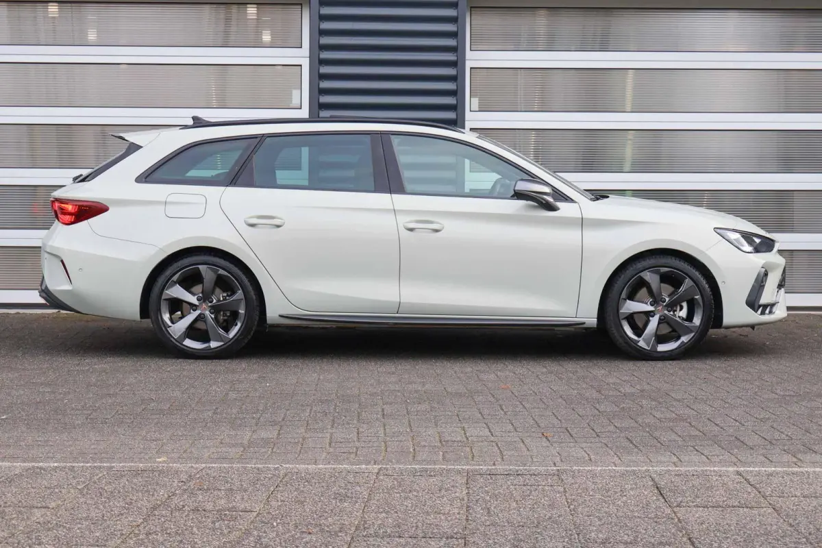 1.5 TSI e-Hybrid 204pk Business | SoH 100% | Panoramadak | Sennheiser | Stoel/ Stuurverwarming | Elektr. Bestuurderstoel | Elektr. Achterklep