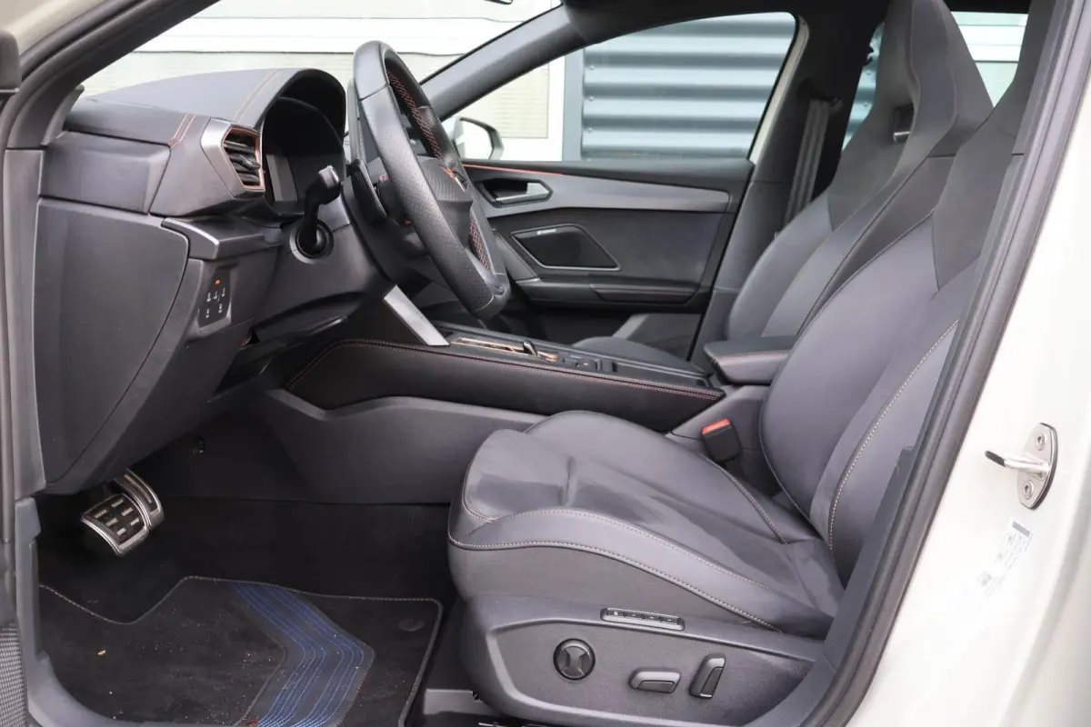 1.5 TSI e-Hybrid 204pk Business | SoH 100% | Panoramadak | Sennheiser | Stoel/ Stuurverwarming | Elektr. Bestuurderstoel | Elektr. Achterklep
