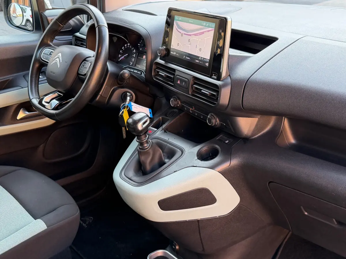 1.2 PureTech Feel So Good - Blanc Glacier - Nav/Carplay/Cruise