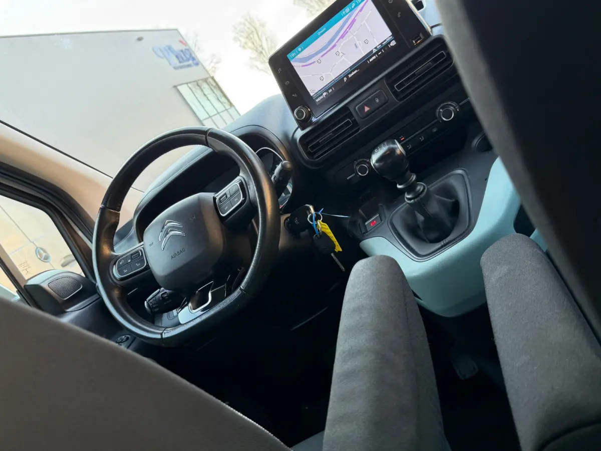 1.2 PureTech Feel So Good - Blanc Glacier - Nav/Carplay/Cruise