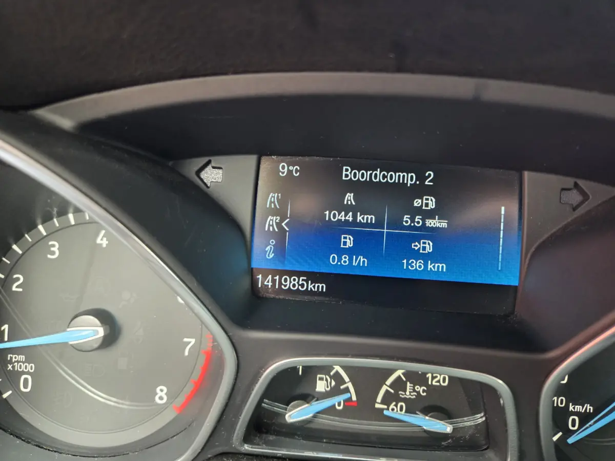 1.0 Lease Edition Navigatie/ Parkeersensoren achter/ Trekhaak/ Cruise control/ Rijklaarprijs!