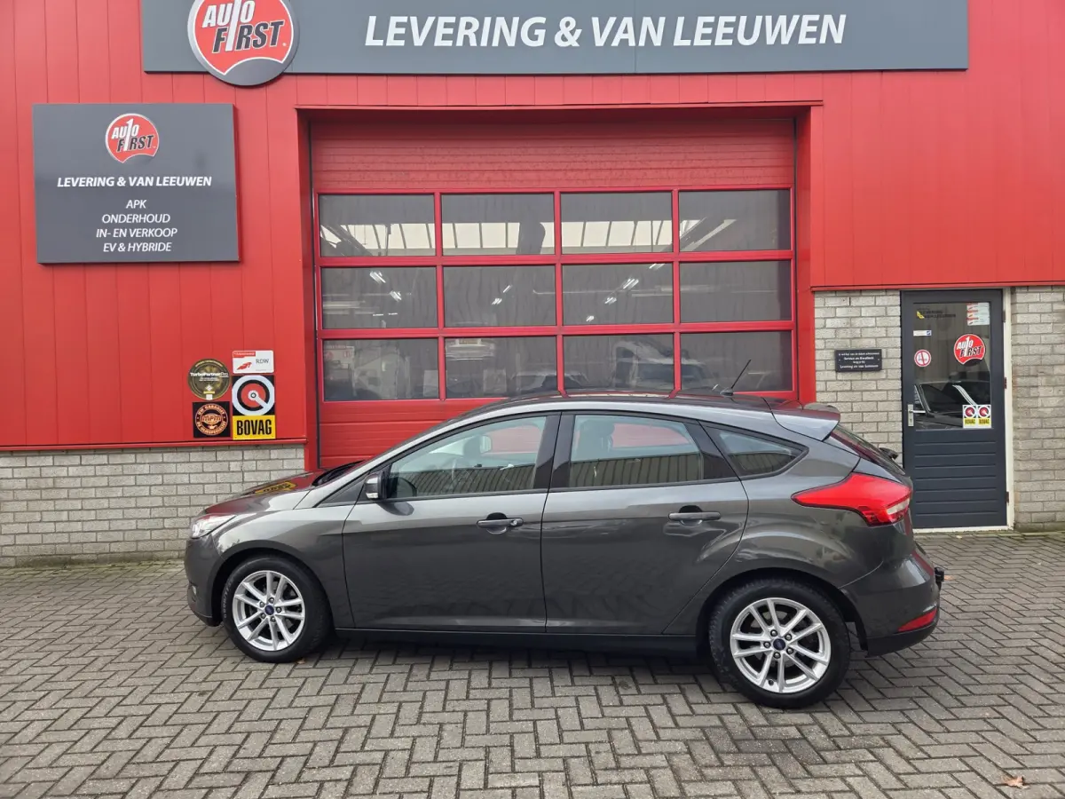 1.0 Lease Edition Navigatie/ Parkeersensoren achter/ Trekhaak/ Cruise control/ Rijklaarprijs!