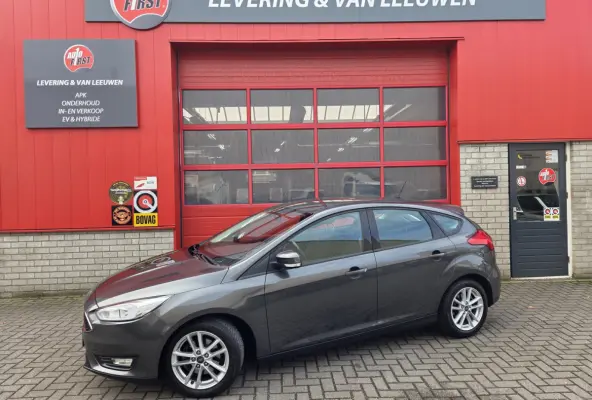 1.0 Lease Edition Navigatie/ Parkeersensoren achter/ Trekhaak/ Cruise control/ Rijklaarprijs!