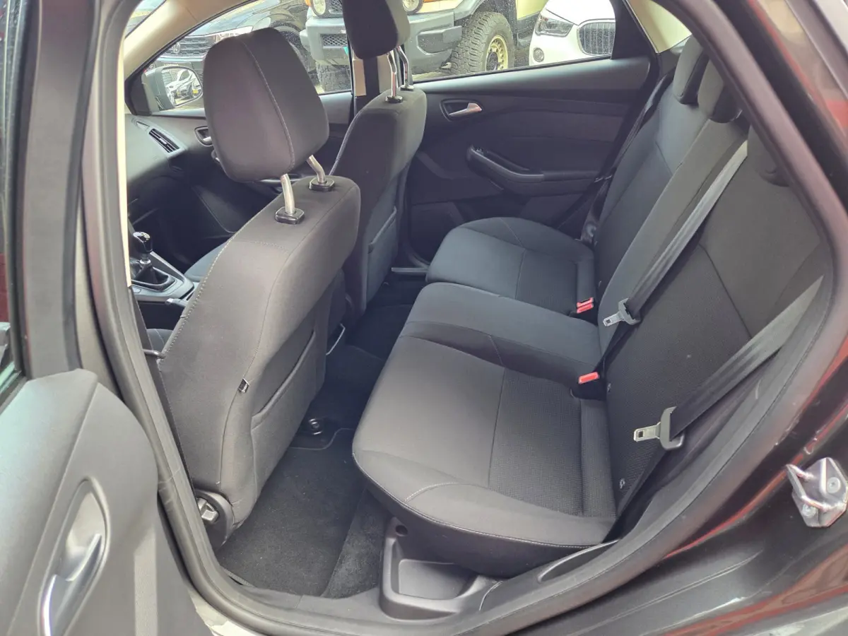 1.0 Lease Edition Navigatie/ Parkeersensoren achter/ Trekhaak/ Cruise control/ Rijklaarprijs!