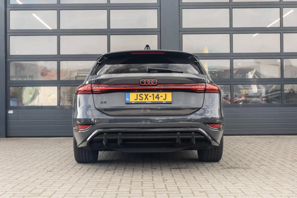 367pk Edition Performance 100 kWh | Trekhaak | Zwart Optiek