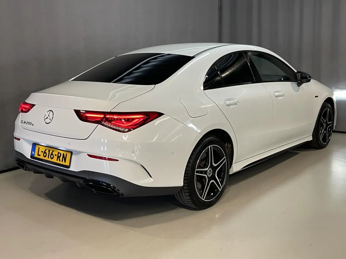 250 e Advantage AMG Line 18"/Dodehoek/Trekhaak/Camera/Sfeerverlichting/Stoelverwarming