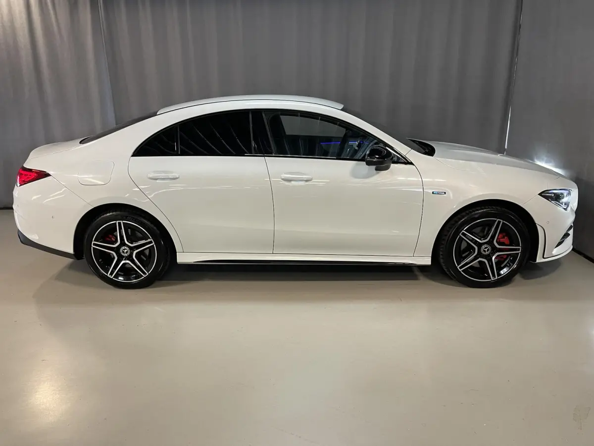 250 e Advantage AMG Line 18"/Dodehoek/Trekhaak/Camera/Sfeerverlichting/Stoelverwarming