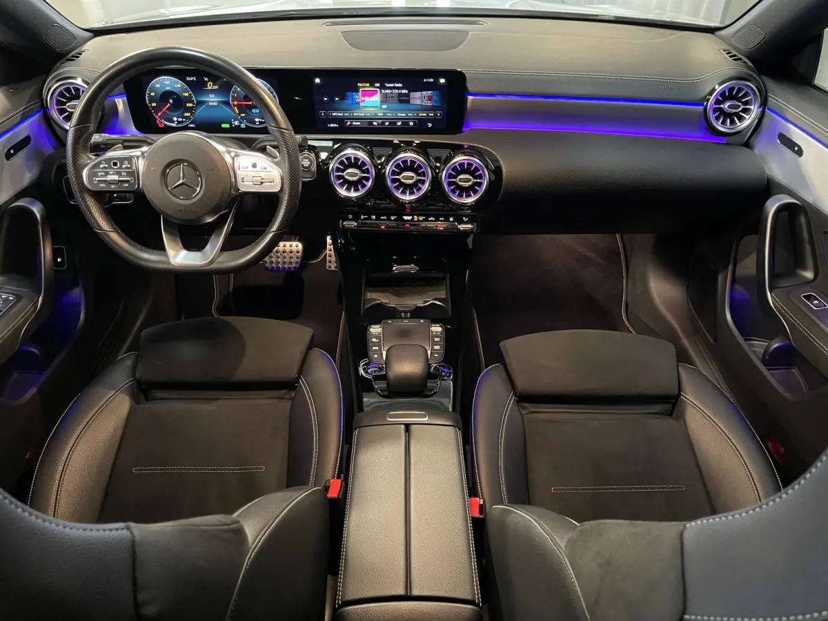 250 e Advantage AMG Line 18"/Dodehoek/Trekhaak/Camera/Sfeerverlichting/Stoelverwarming