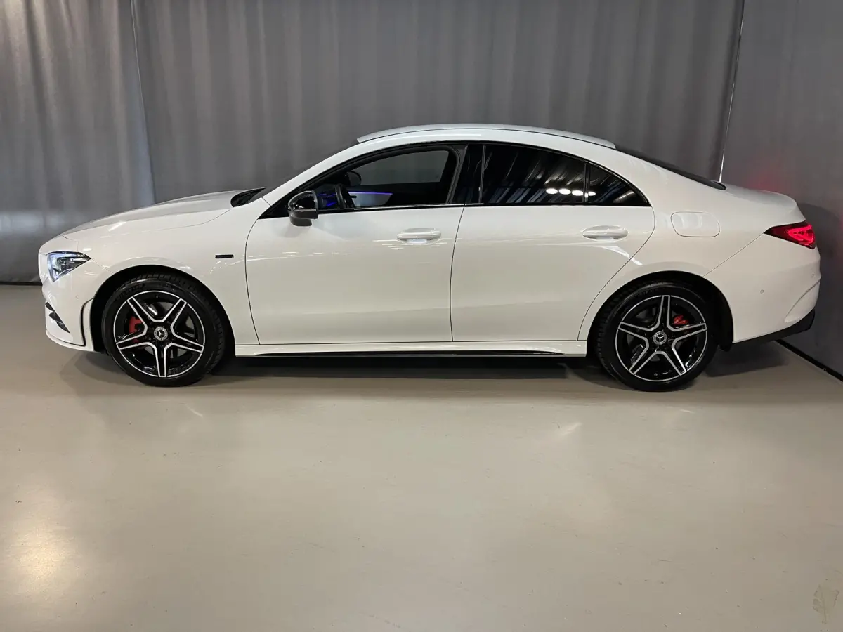 250 e Advantage AMG Line 18"/Dodehoek/Trekhaak/Camera/Sfeerverlichting/Stoelverwarming