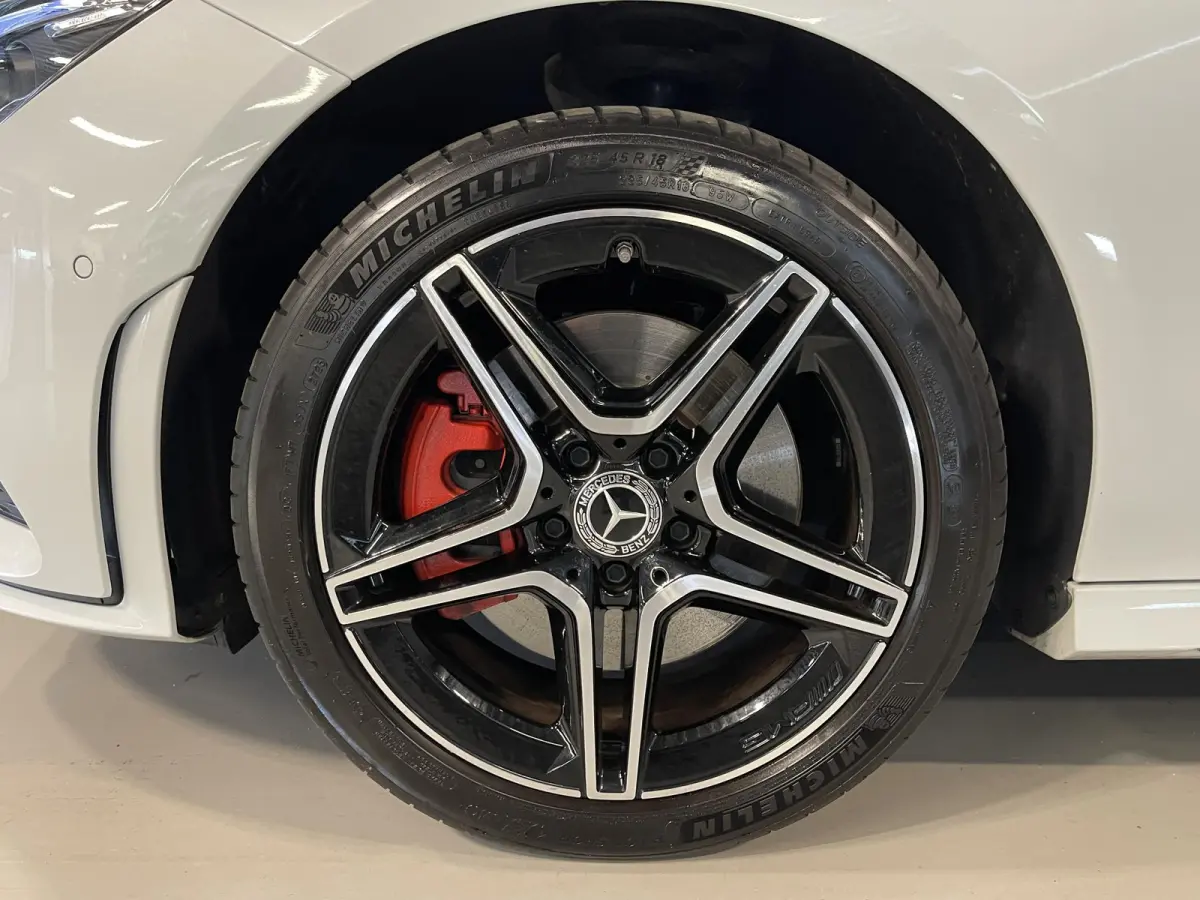 250 e Advantage AMG Line 18"/Dodehoek/Trekhaak/Camera/Sfeerverlichting/Stoelverwarming