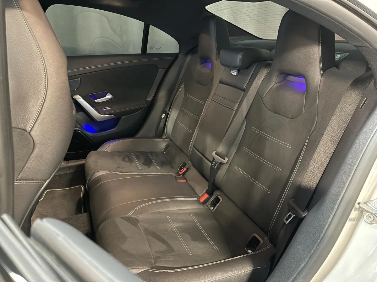250 e Advantage AMG Line 18"/Dodehoek/Trekhaak/Camera/Sfeerverlichting/Stoelverwarming