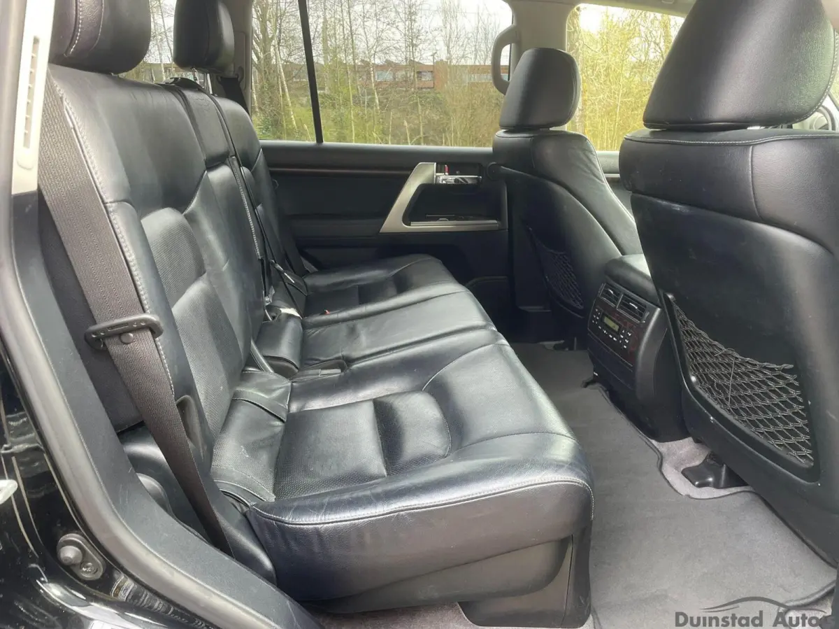 4.5 V8 D-4D Executive Standard Roof Window Van