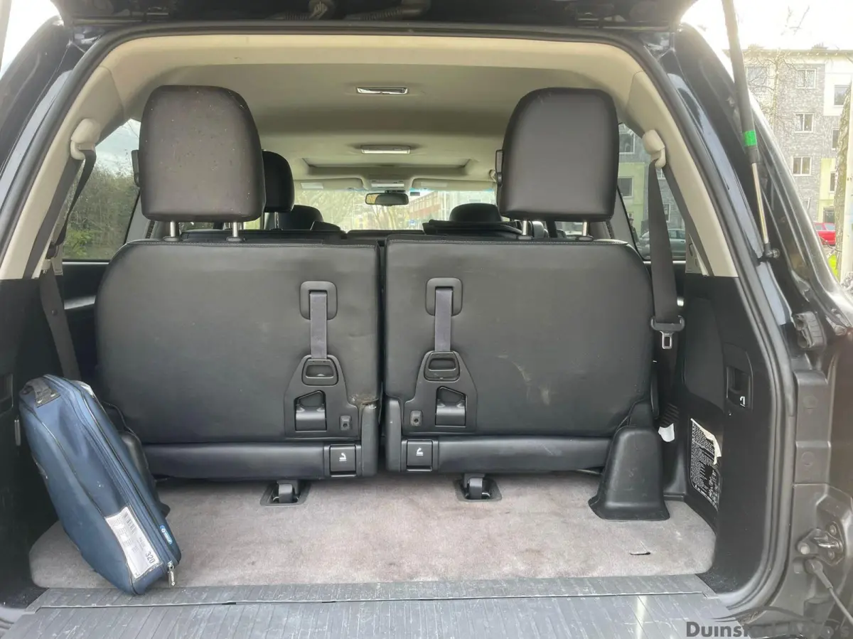 4.5 V8 D-4D Executive Standard Roof Window Van