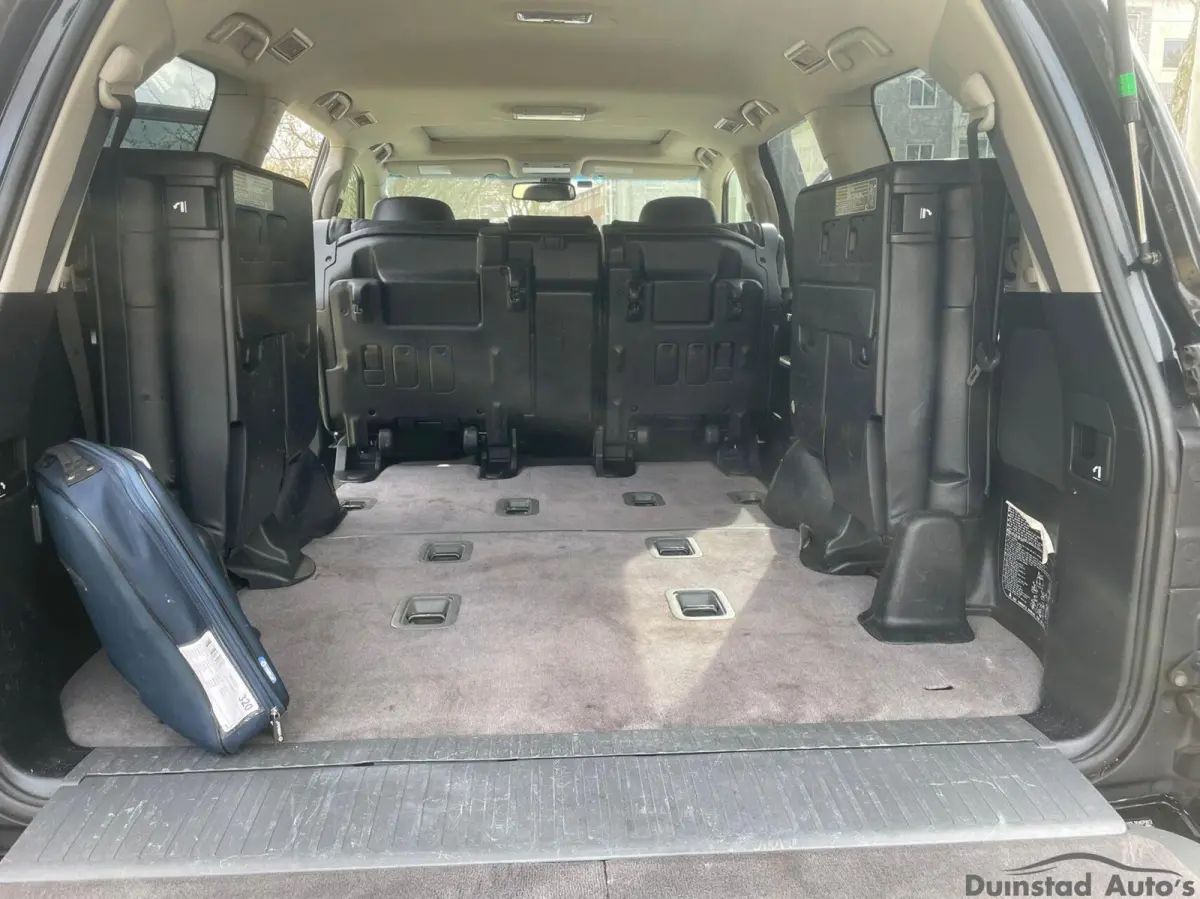 4.5 V8 D-4D Executive Standard Roof Window Van