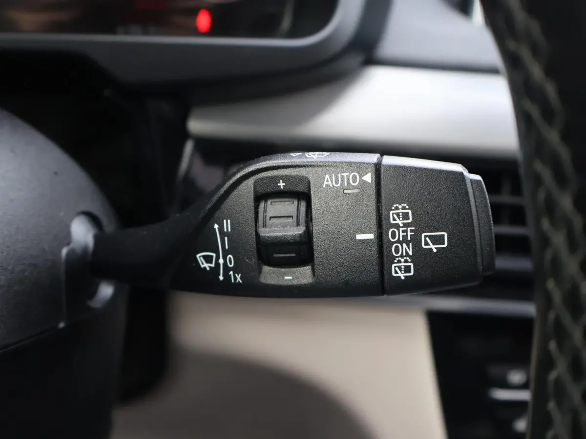xDrive40e High Executive + HEAD-UP | 360 CAMERA | PANORAMA | SFEERVERLICHTING