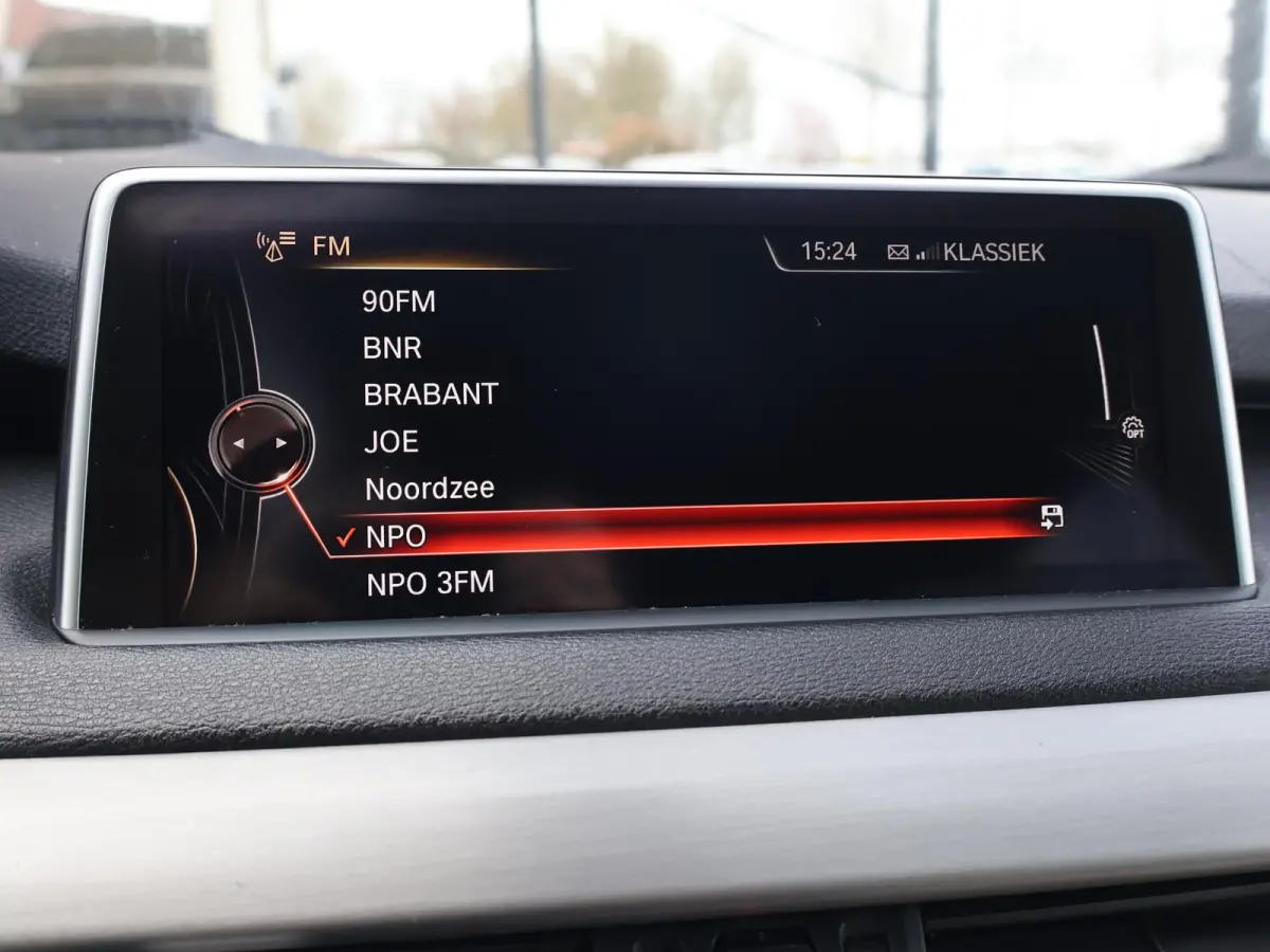 xDrive40e High Executive + HEAD-UP | 360 CAMERA | PANORAMA | SFEERVERLICHTING