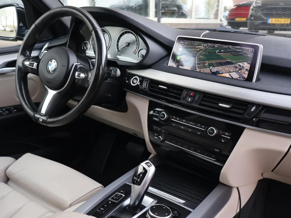 xDrive40e High Executive + HEAD-UP | 360 CAMERA | PANORAMA | SFEERVERLICHTING