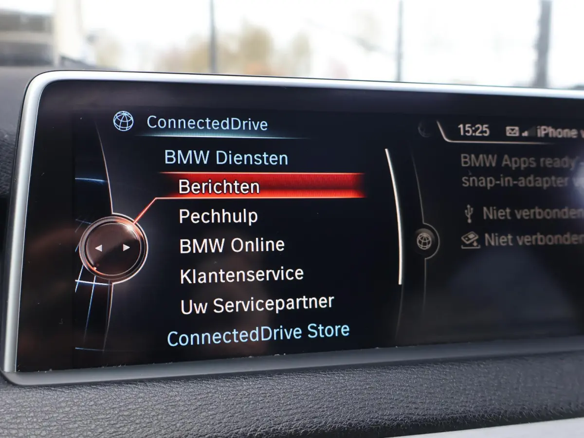 xDrive40e High Executive + HEAD-UP | 360 CAMERA | PANORAMA | SFEERVERLICHTING