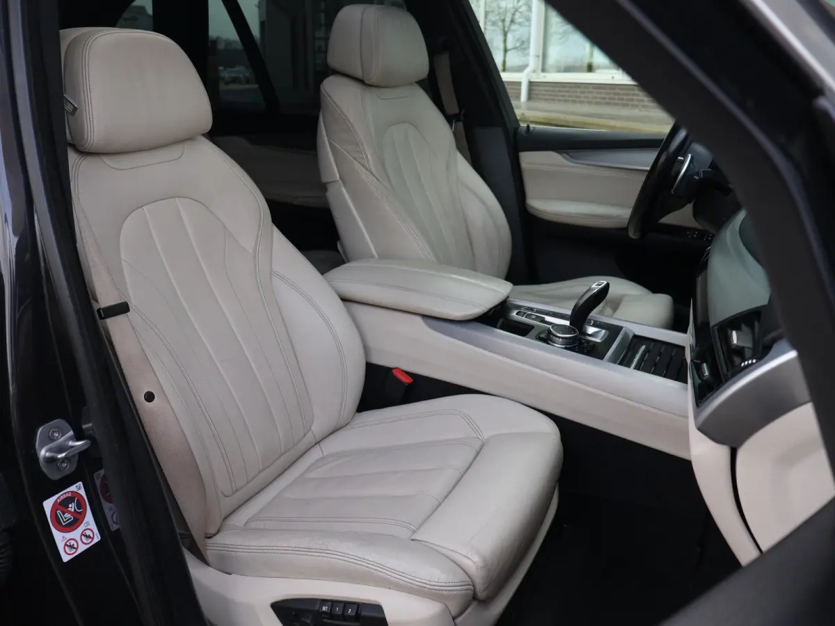 xDrive40e High Executive + HEAD-UP | 360 CAMERA | PANORAMA | SFEERVERLICHTING