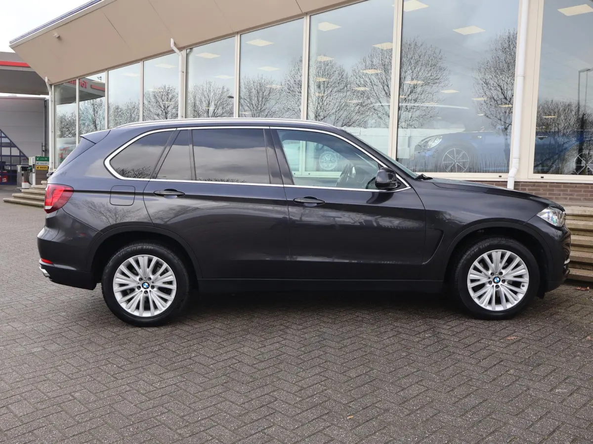 xDrive40e High Executive + HEAD-UP | 360 CAMERA | PANORAMA | SFEERVERLICHTING